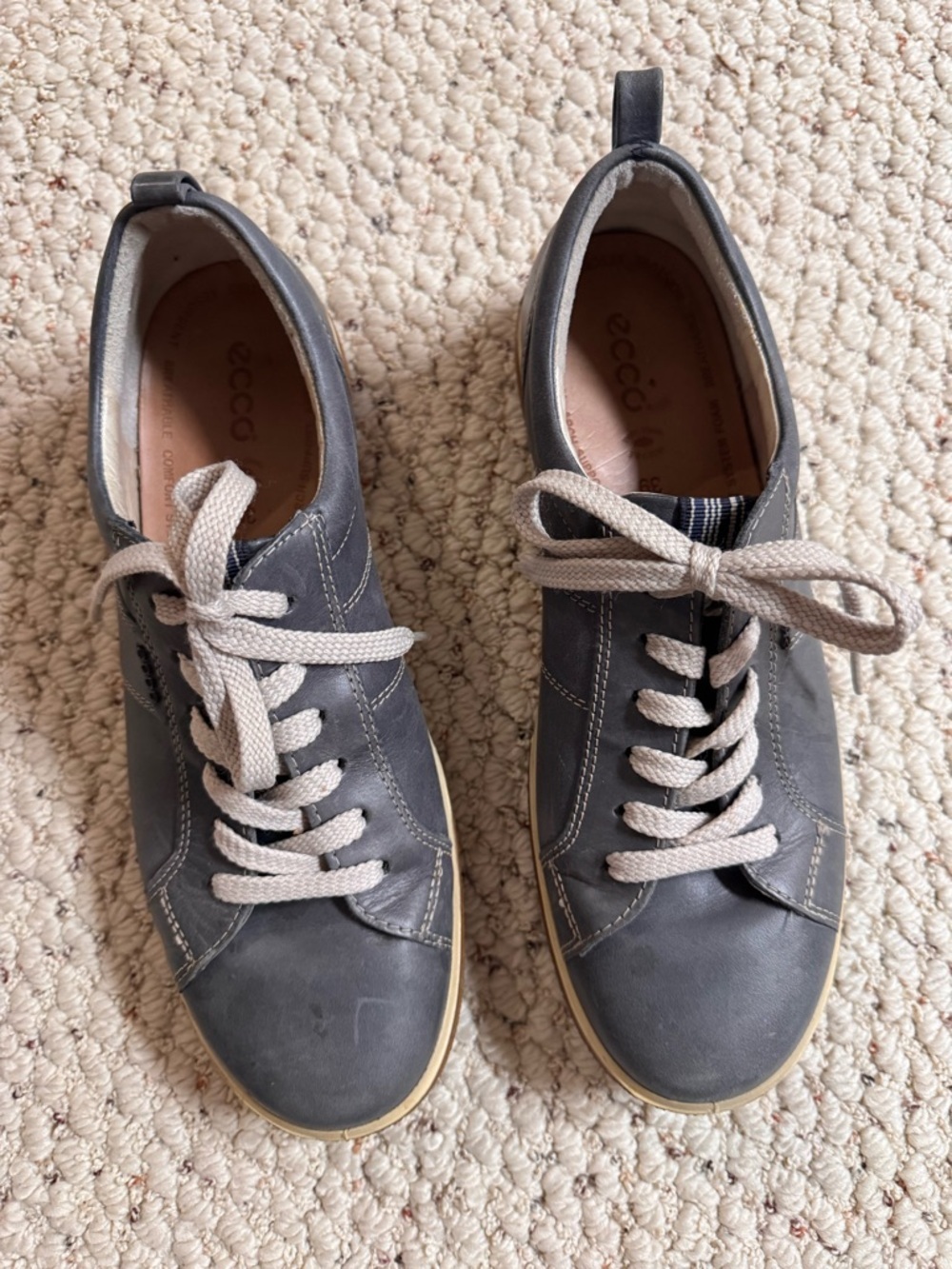 Ecco Marine Blue Women's Leather Lace-Up Sneakers with Cream Laces